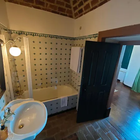 Guest house Quinta De Santa Barbara 4*